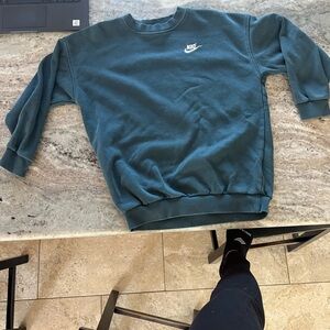 Youth Nike crewneck sweatshirt. Size medium
